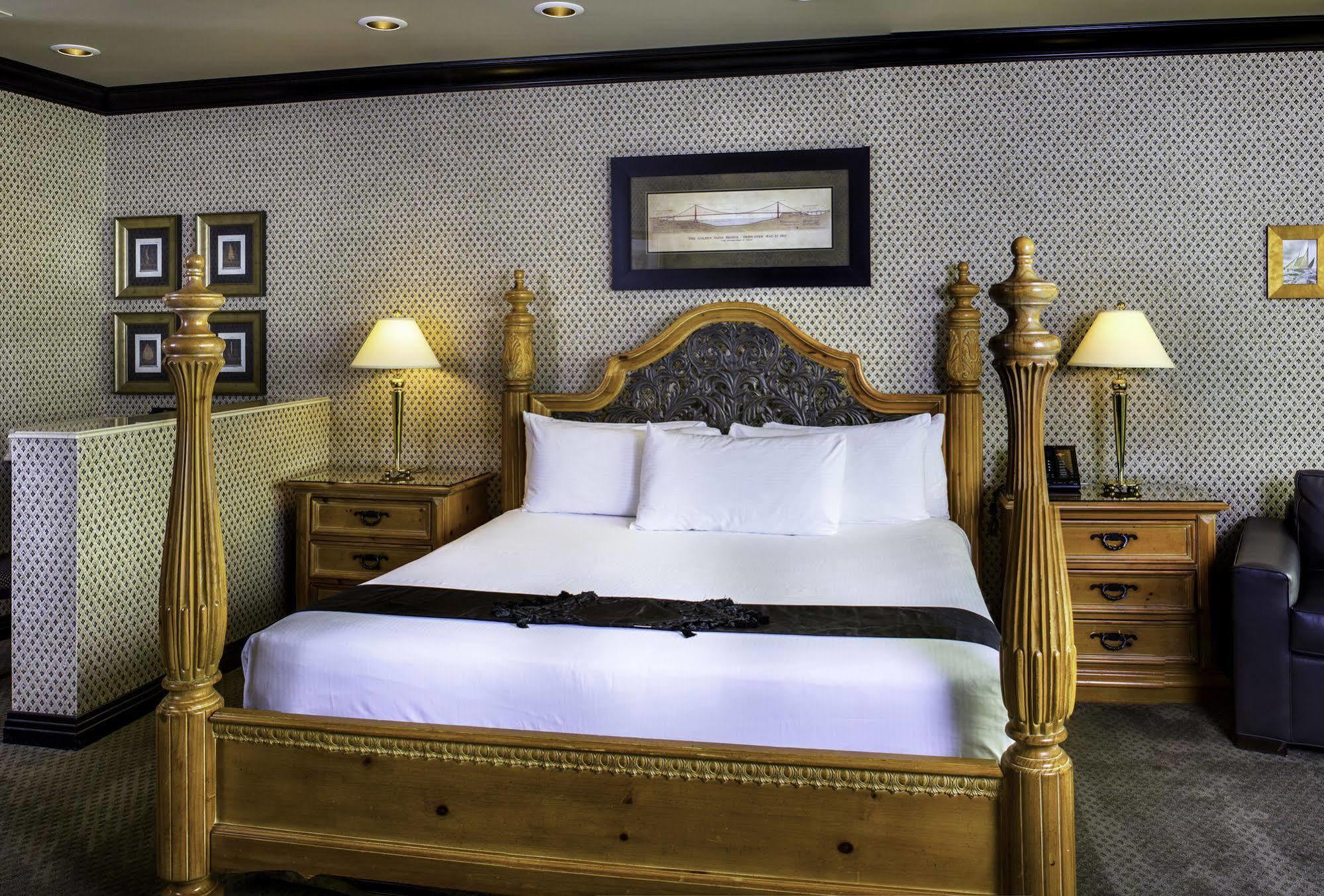 Suncoast Hotel And Casino Las Vegas Bagian luar foto